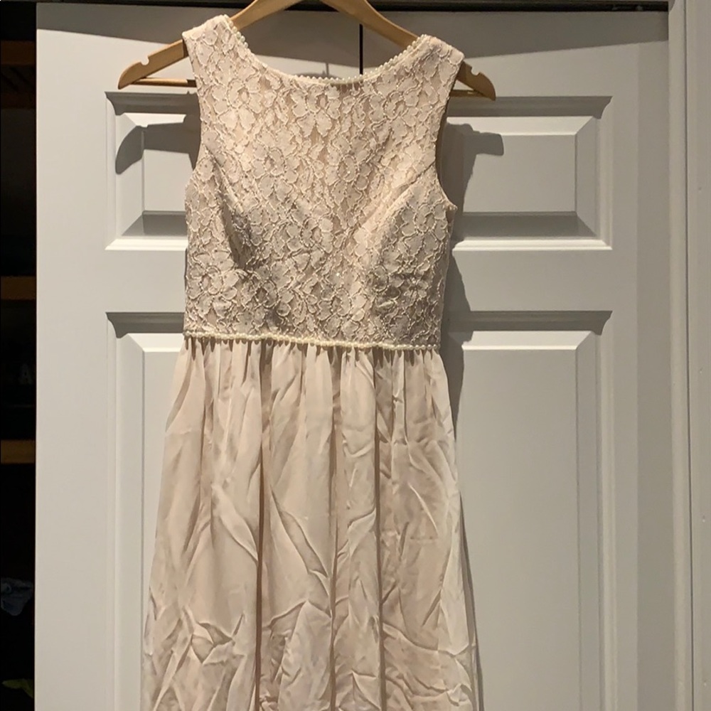 Prom dress very light peach/beige size 2-4 50$$